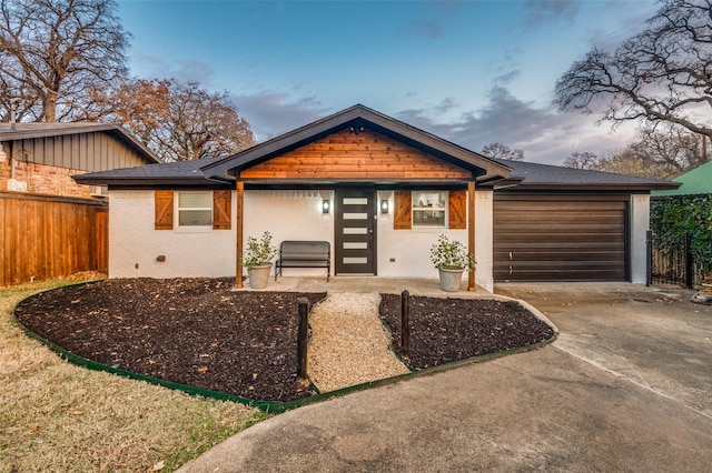 view of front facade featuring a garage