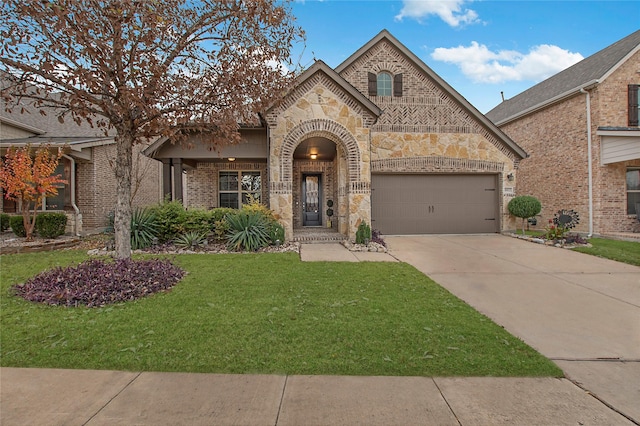 view of front of house with a front lawn