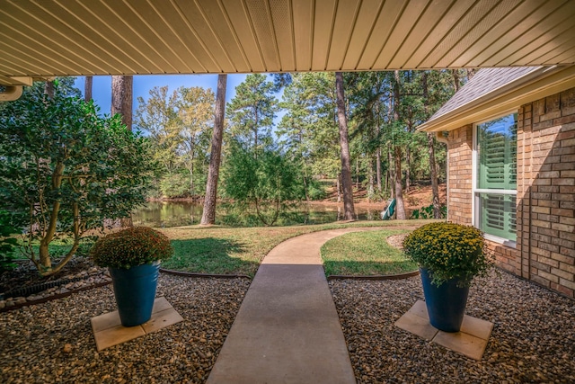 view of yard featuring a water view