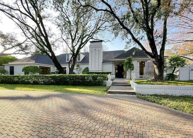 view of front facade