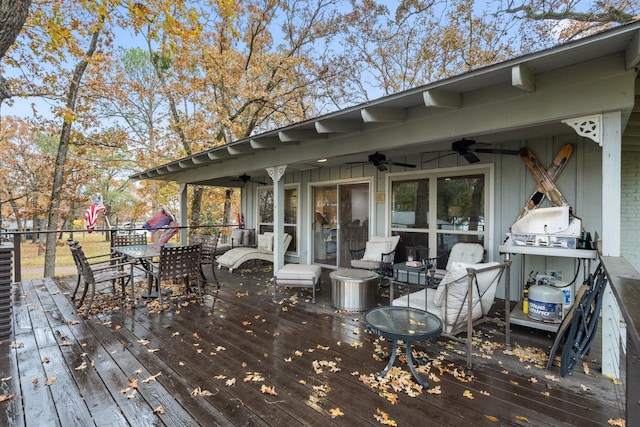 deck with ceiling fan