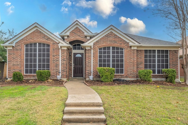 view of front of home with a front yard