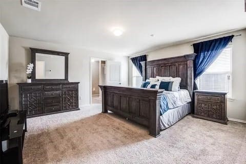 view of carpeted bedroom