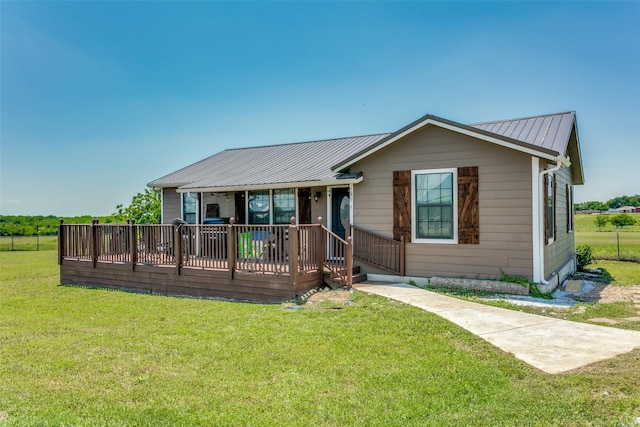 view of front of house with a front yard