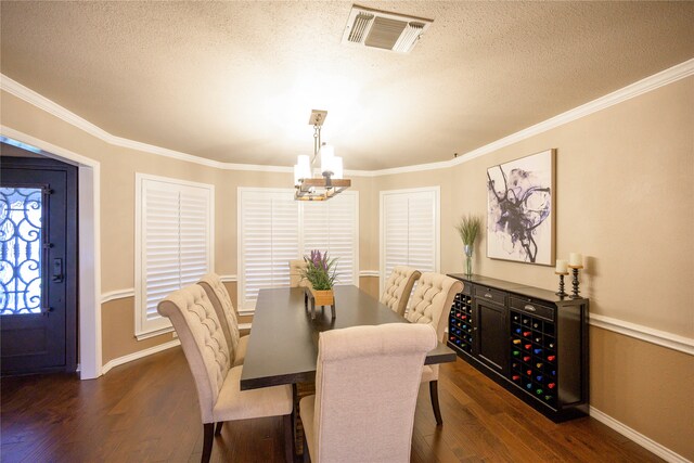 living room featuring dark hardwood / wood-style flooring and crown molding