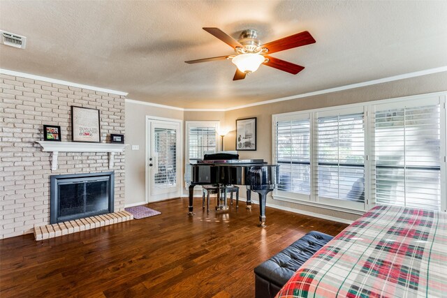 living area with lofted ceiling, dark wood-type flooring, and ceiling fan