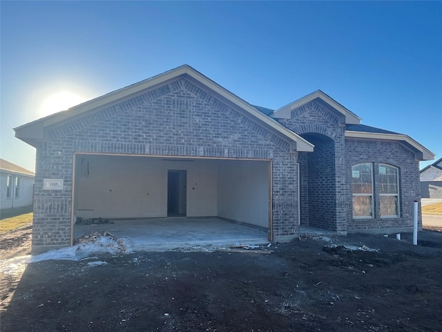 view of front facade with a garage