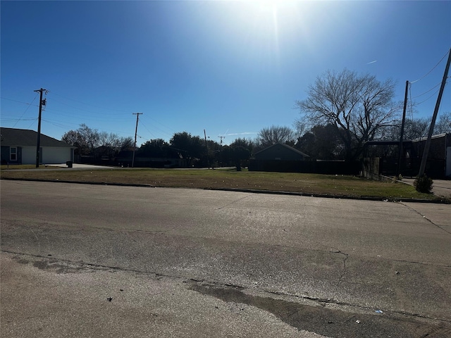 Listing photo 3 for 118 W College St, Mesquite TX 75149