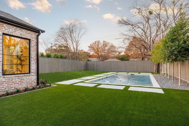 exterior space featuring a lawn