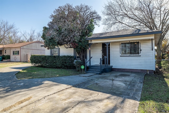 view of front of property