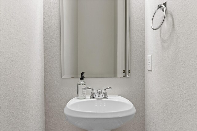 bathroom with sink