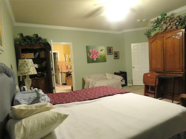 bedroom featuring crown molding and ceiling fan