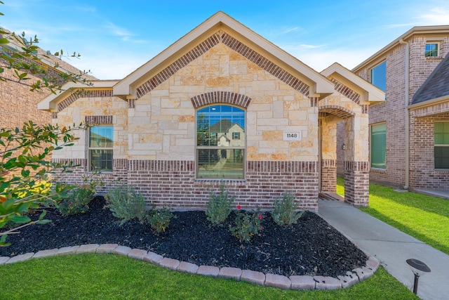 exterior space featuring a yard