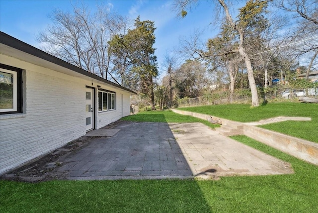 view of yard featuring a patio area