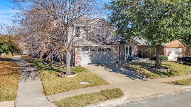 view of front of house featuring a front lawn