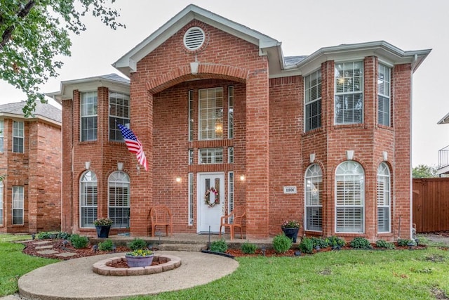 view of front of house with a front lawn