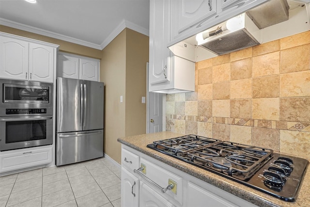 122 Wentwood Dr, Murphy, TX 75094 - kitchen featuring stainless steel appliances, crown molding, backsplash, white cabinetry, and under cabinet range hood