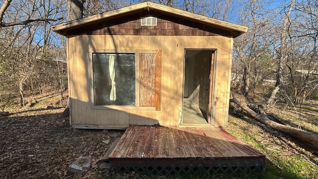 view of outbuilding