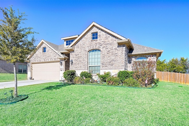 view of front of home featuring a front lawn