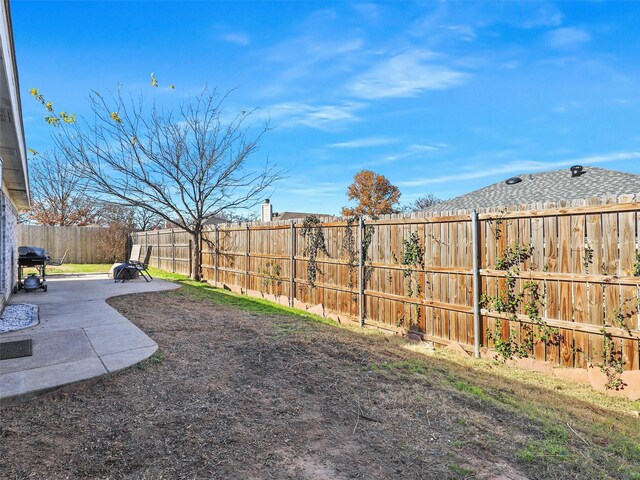 view of yard with a patio