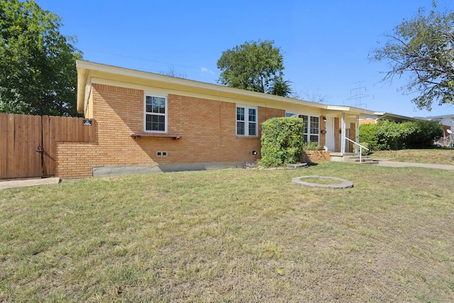 view of front of property with a front yard