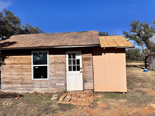 view of outbuilding