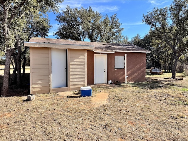 view of outbuilding