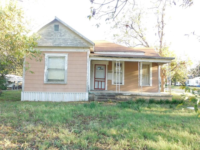 view of front of home featuring a porch