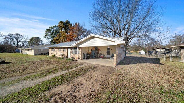 view of front of home with a front yard