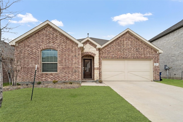 view of front facade featuring a garage and a front lawn