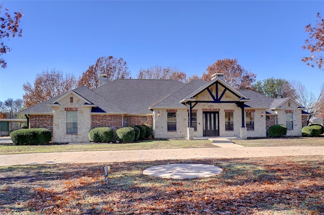 view of front of home with a front yard