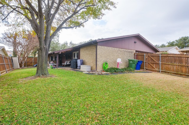 view of yard with a patio