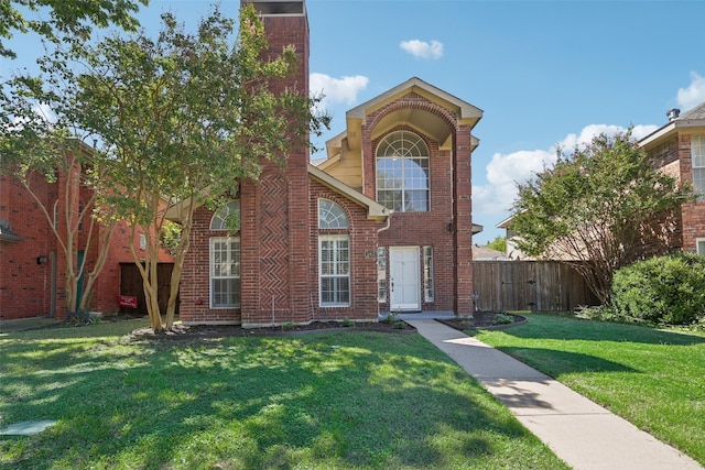 view of front property featuring a front lawn