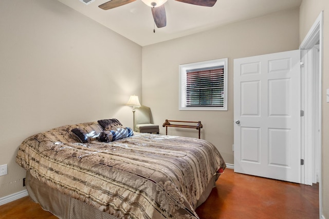 bedroom with ceiling fan