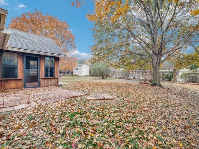 view of yard with a shed