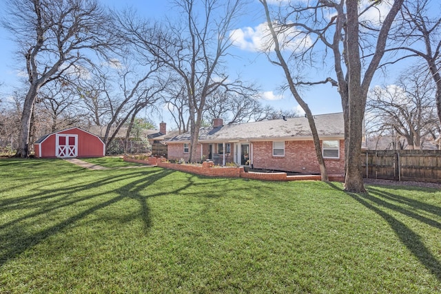 view of yard with a storage shed