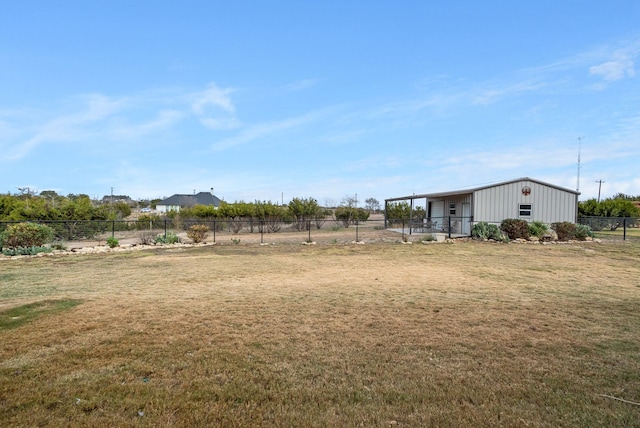 view of yard featuring a rural view