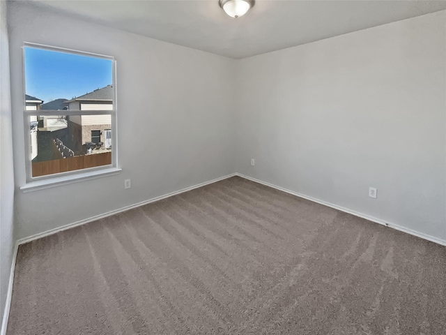 view of carpeted spare room