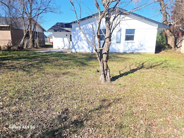 exterior space with a yard