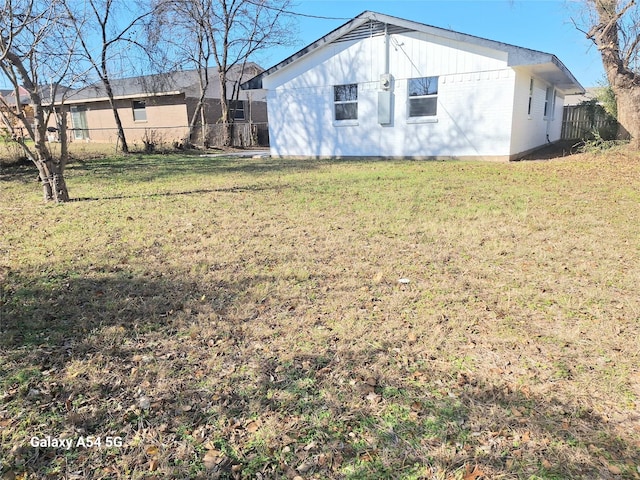 exterior space featuring a lawn