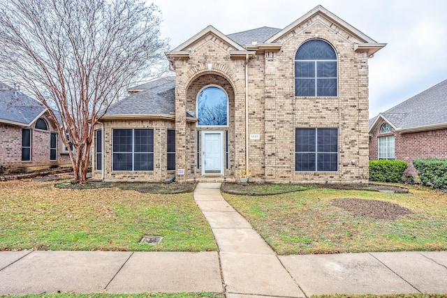 view of front of house with a front yard