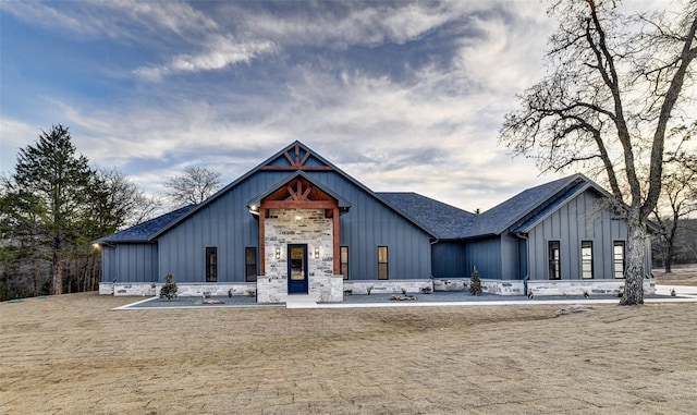 view of front facade