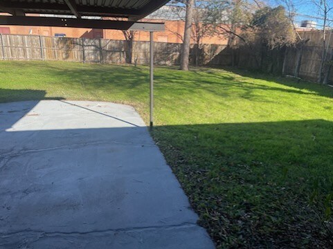 view of yard with a patio