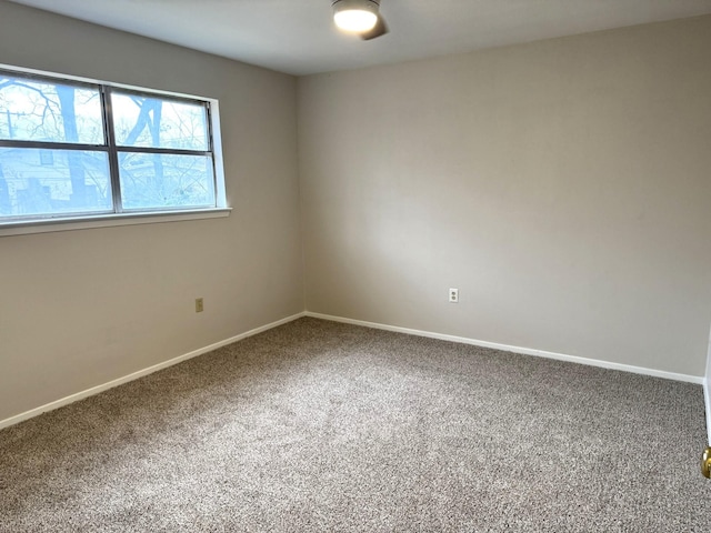 view of carpeted spare room