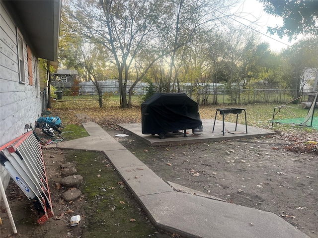 view of yard with a patio area