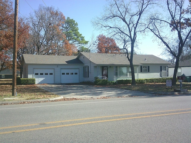 view of front facade with a garage