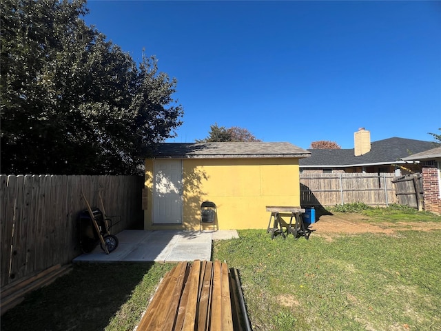 view of yard featuring a patio