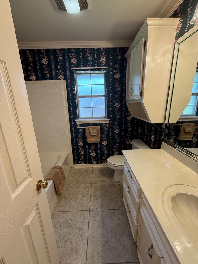 6420 Sand Hill Ave, Shreveport, LA 71107 - bathroom featuring healthy amount of natural light, vanity, toilet, wallpapered walls, and a bath