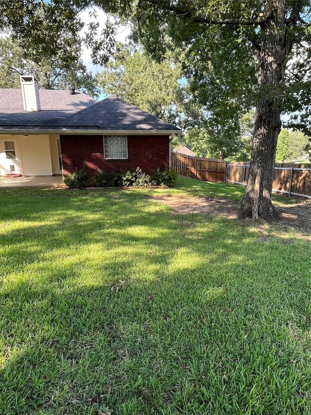 view of yard with a patio