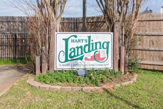 view of community / neighborhood sign